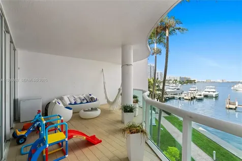 7918 Harbor Island Drive North Bay Village FL 33141