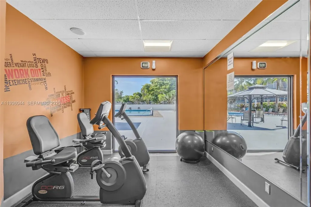 4900 Washington Street Hollywood FL 33021