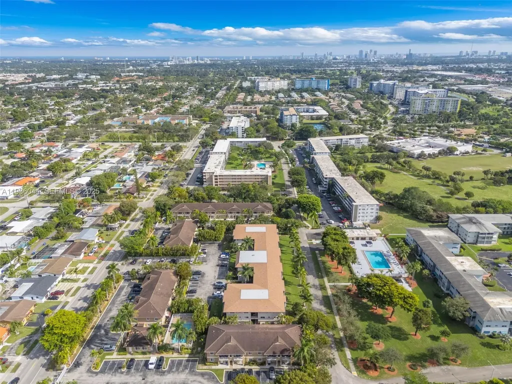 4900 Washington Street Hollywood FL 33021