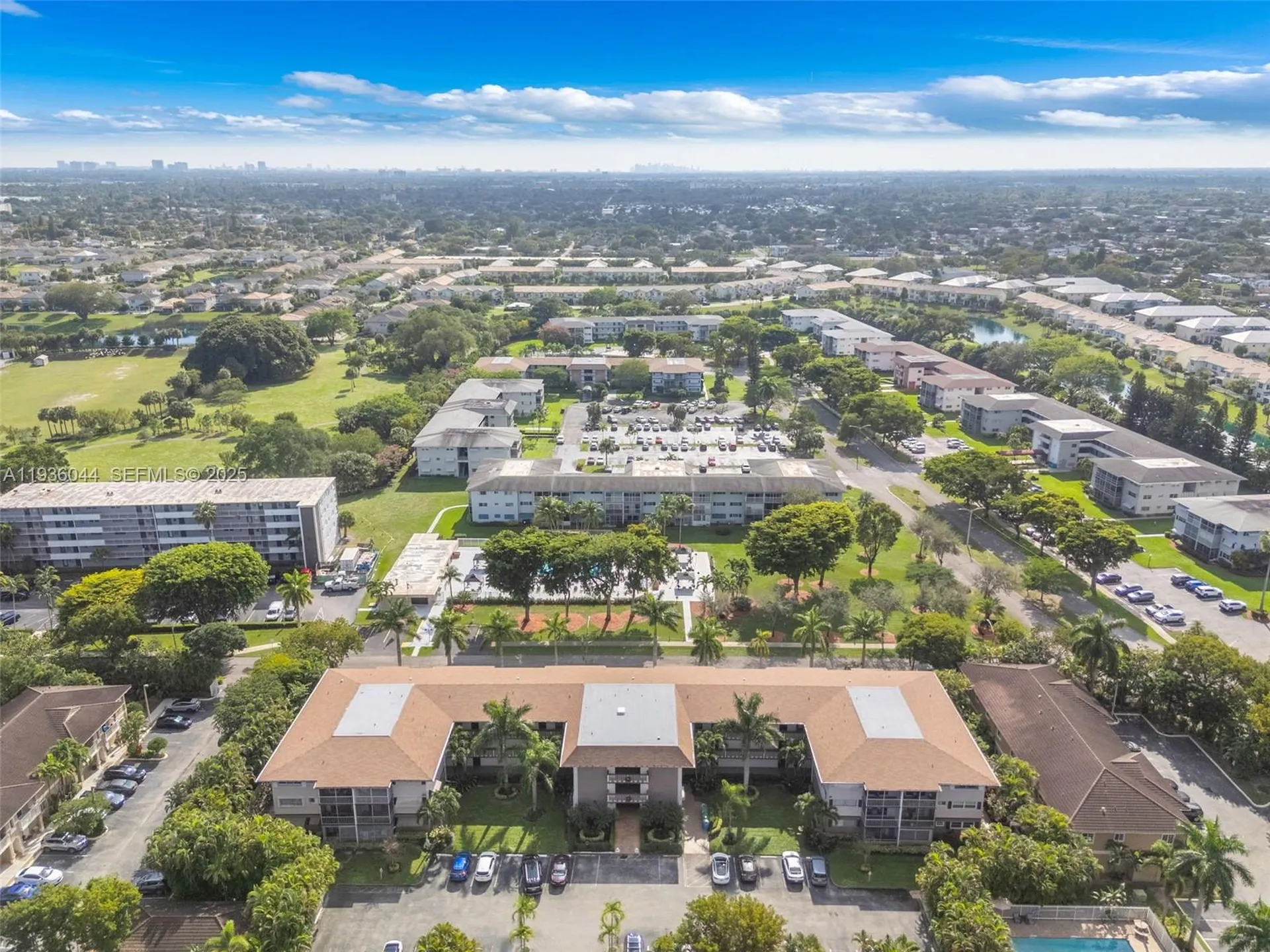4900 Washington Street Hollywood FL 33021