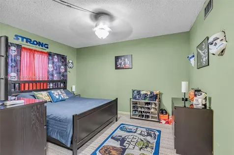 4900 Washington Street Hollywood FL 33021