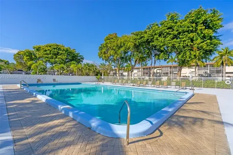 4900 Washington Street Hollywood FL 33021