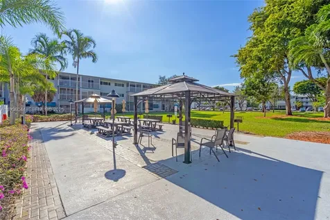 4900 Washington Street Hollywood FL 33021