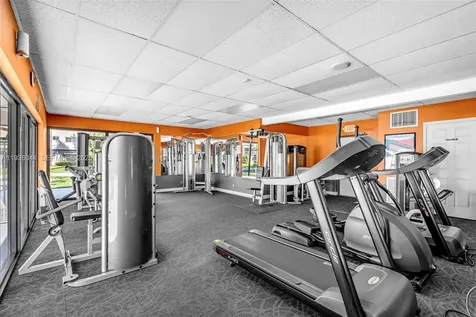 4900 Washington Street Hollywood FL 33021