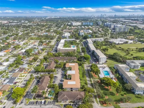 4900 Washington Street Hollywood FL 33021