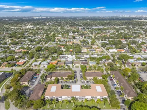 4900 Washington Street Hollywood FL 33021