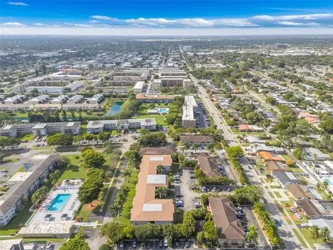 4900 Washington Street Hollywood FL 33021