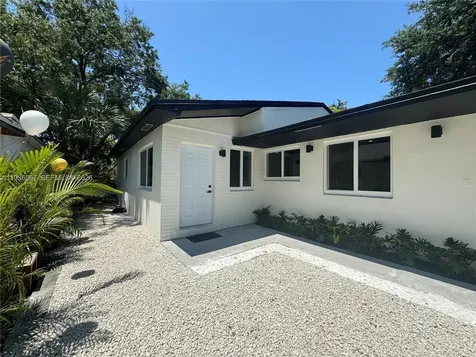 111 NW 7th Avenue Dania Beach FL 33004