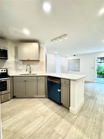111 NW 7th Avenue Dania Beach FL 33004