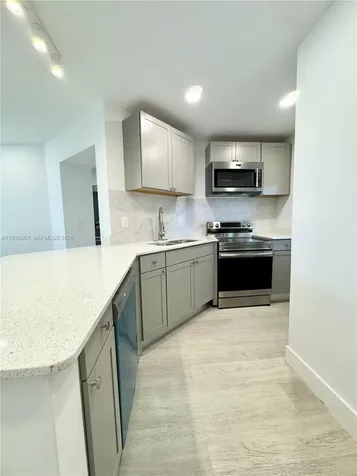 111 NW 7th Avenue Dania Beach FL 33004