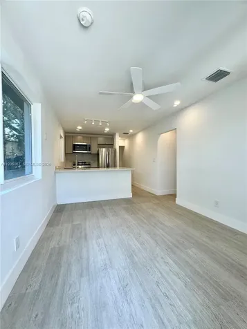 111 NW 7th Avenue Dania Beach FL 33004