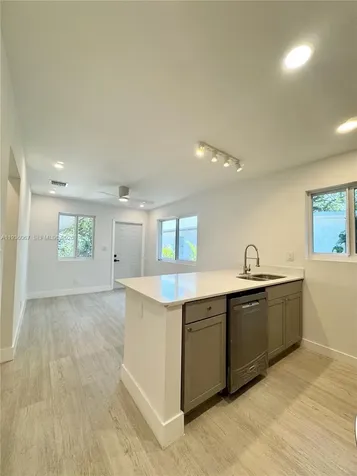 111 NW 7th Avenue Dania Beach FL 33004