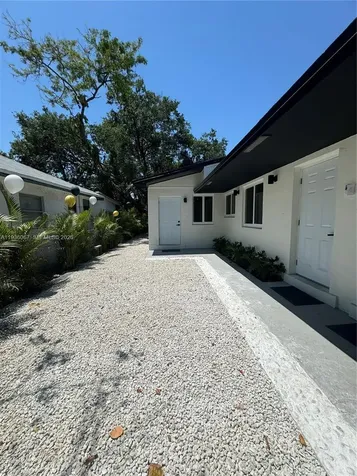 111 NW 7th Avenue Dania Beach FL 33004