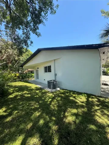 111 NW 7th Avenue Dania Beach FL 33004