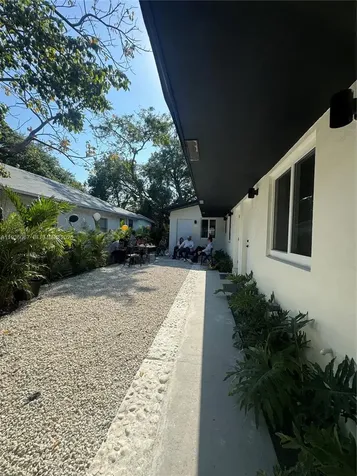 111 NW 7th Avenue Dania Beach FL 33004