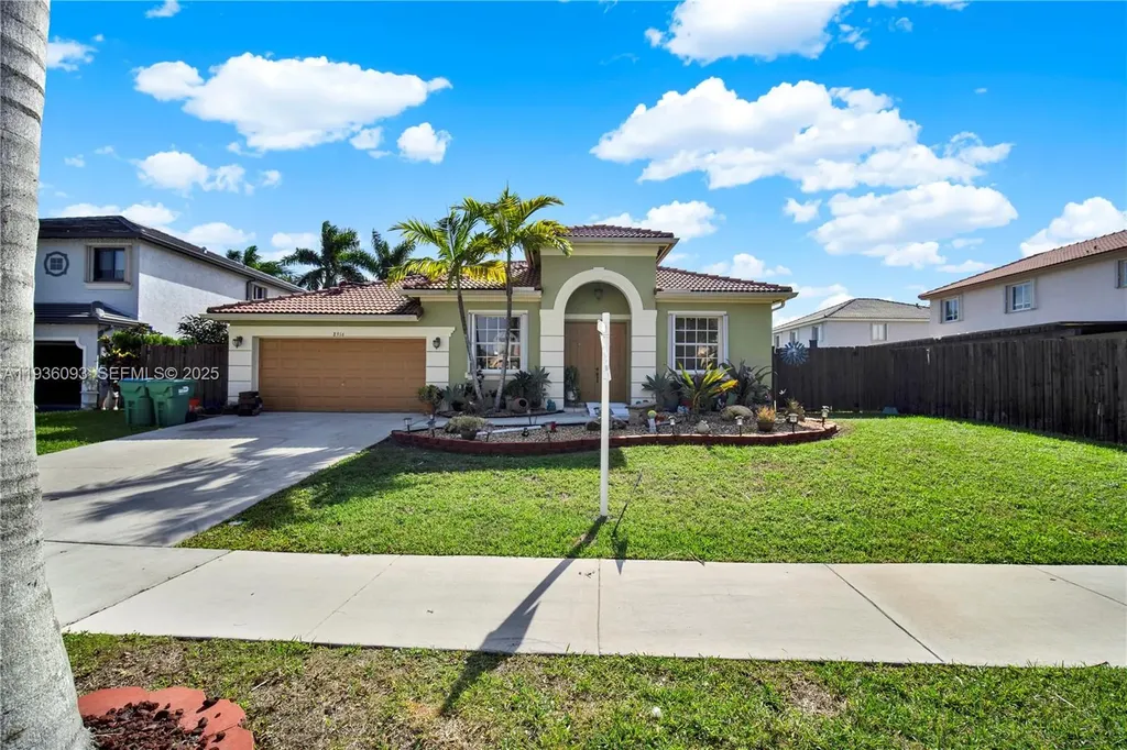 8916 SW 213th Street Cutler Bay FL 33189