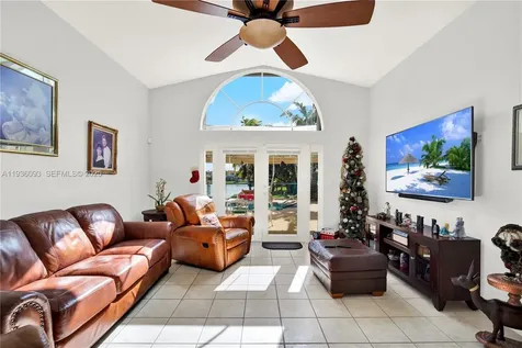 8916 SW 213th Street Cutler Bay FL 33189