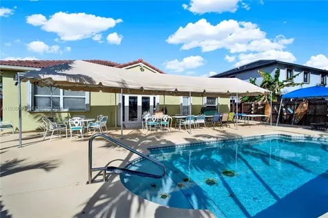 8916 SW 213th Street Cutler Bay FL 33189