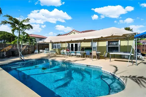 8916 SW 213th Street Cutler Bay FL 33189