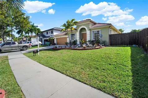 8916 SW 213th Street Cutler Bay FL 33189