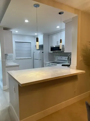 1541 S Ocean Boulevard Lauderdale By The Sea FL 33062
