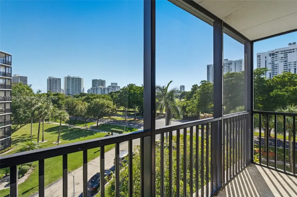 3401 N Country Club Drive Aventura FL 33180