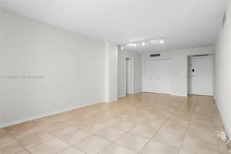 3401 N Country Club Drive Aventura FL 33180