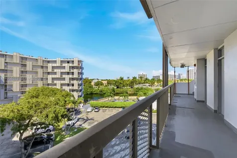3401 N Country Club Drive Aventura FL 33180