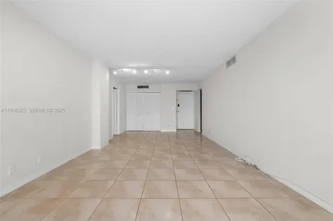 3401 N Country Club Drive Aventura FL 33180