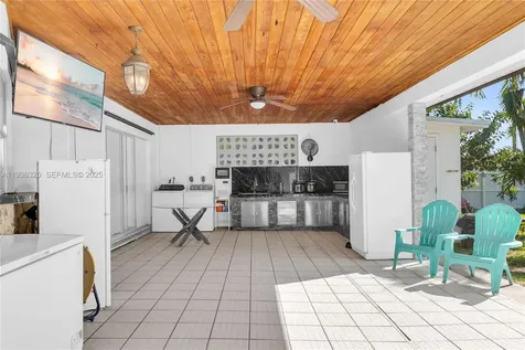 610 NW 16th Street Homestead FL 33030