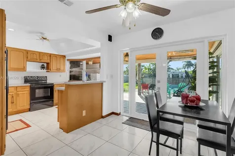610 NW 16th Street Homestead FL 33030