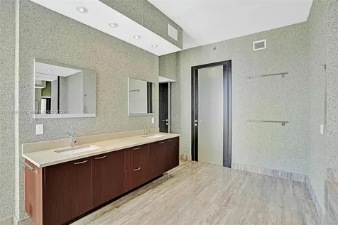 15811 Collins Avenue Sunny Isles Beach FL 33160