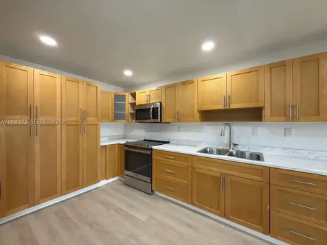 9001 Jacaranda Lane Plantation FL 33324