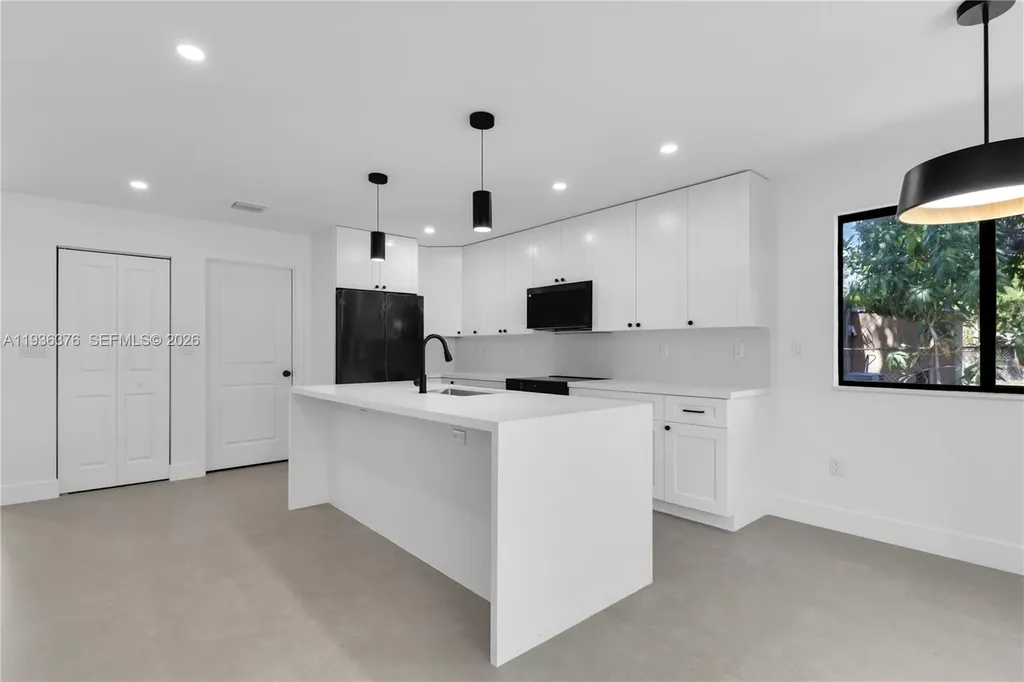 6421 SW 59th Avenue South Miami FL 33143