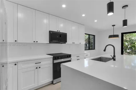6421 SW 59th Avenue South Miami FL 33143