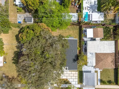6421 SW 59th Avenue South Miami FL 33143