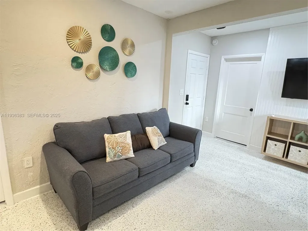 1901 SW SW 9 Street Miami FL 33135