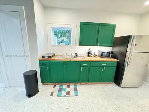 1901 SW SW 9 Street Miami FL 33135