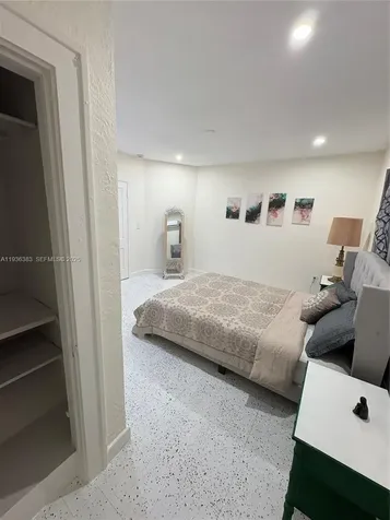 1901 SW SW 9 Street Miami FL 33135