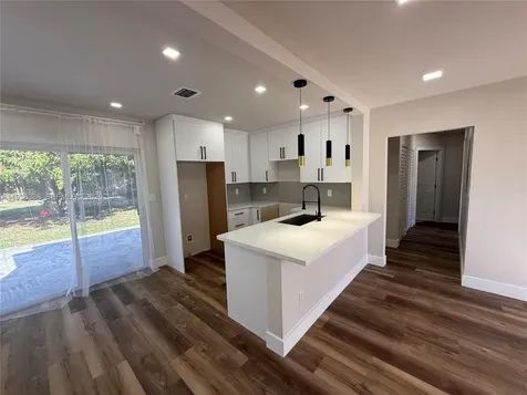 7821 NW 30th Street Davie FL 33024