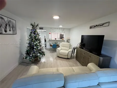 900 Colony Point Circle Pembroke Pines FL 33026