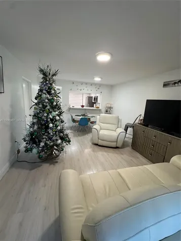 900 Colony Point Circle Pembroke Pines FL 33026