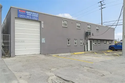 1615 W 31st Place Hialeah FL 33012