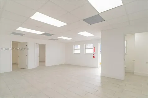 1615 W 31st Place Hialeah FL 33012