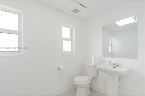 1615 W 31st Place Hialeah FL 33012