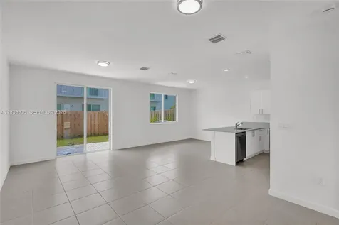 732 SE 13th Court Homestead FL 33034