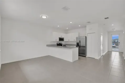 732 SE 13th Court Homestead FL 33034