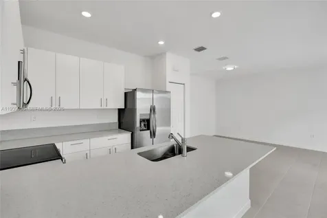 732 SE 13th Court Homestead FL 33034