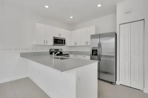 732 SE 13th Court Homestead FL 33034