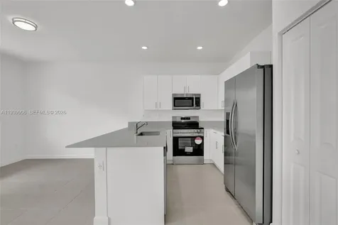 732 SE 13th Court Homestead FL 33034